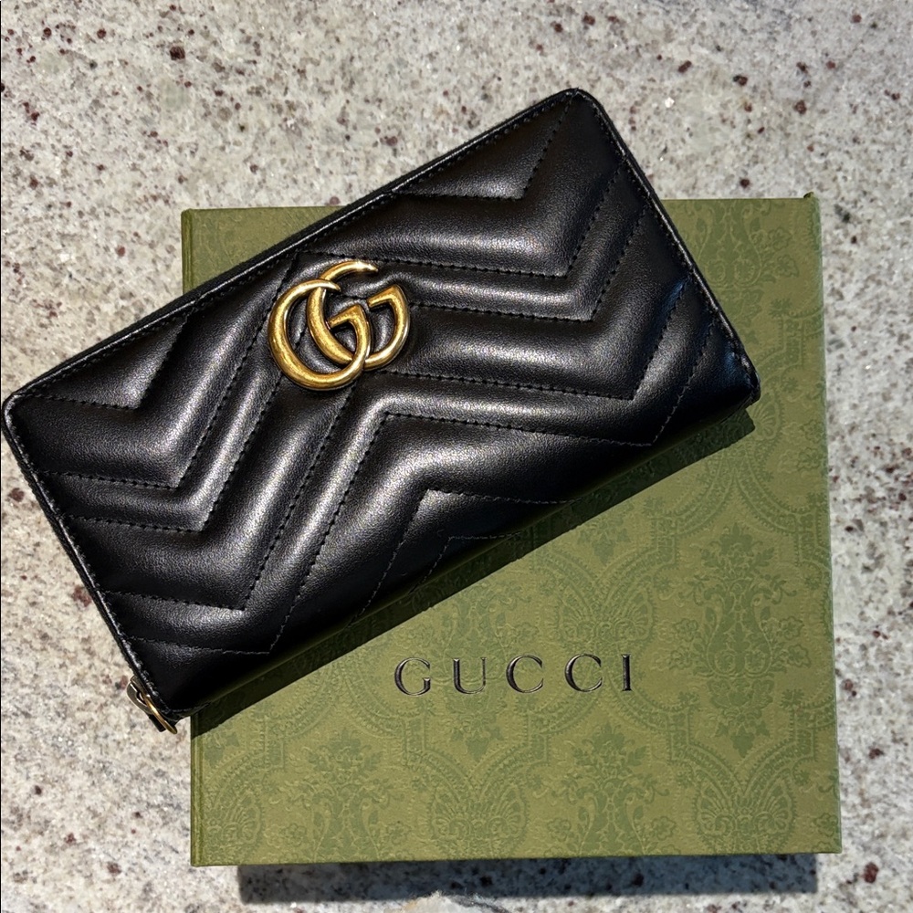 Gucci GG Marmont Zip Around Wallet Black Leather with Gold Logo